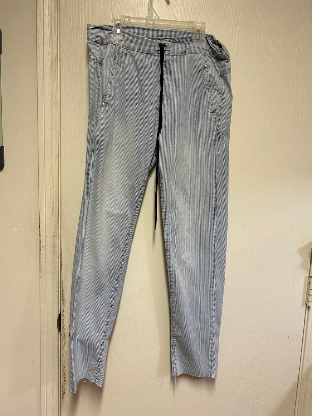 Alembika Light Wash Skinny Jeans with Drawstring Waist